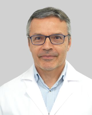 Retrato profesional de Dr. Edoardo Tomezzoli